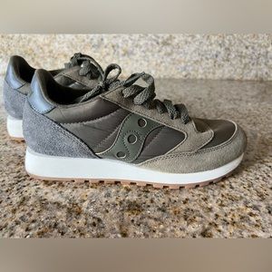 Womens Soucony Sneaker Size 6.5